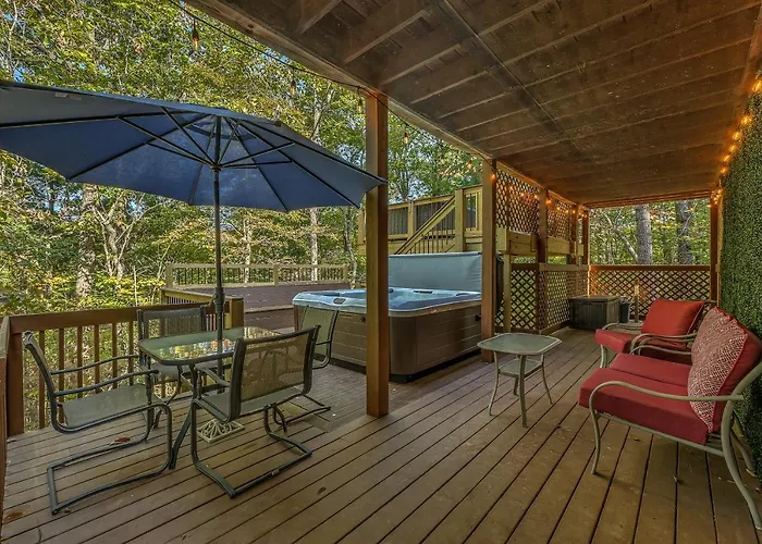 Golden Eagle Ga Cabin - Hot Tub, Firepit & Fast Wifi